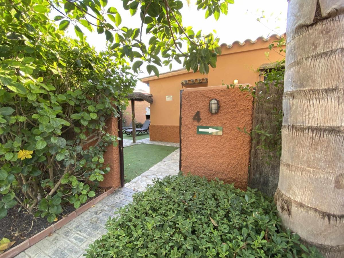 Casa Bungalows Con Jardin Privado Y Piscina Compa Cádiz Eksteriør billede